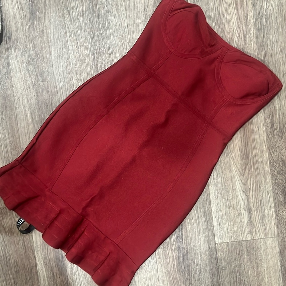 Women’s Pretty Little Thing bandage dress